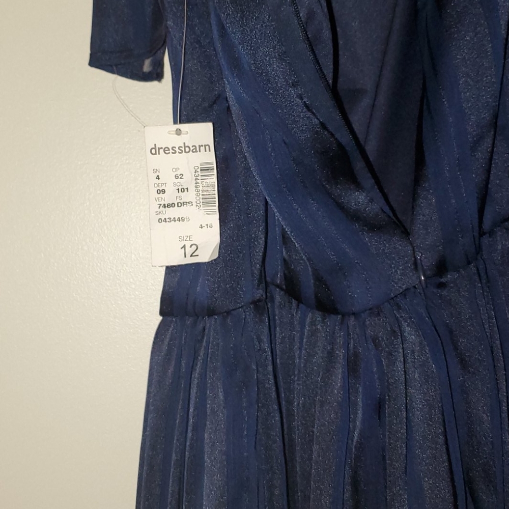 Dress - Picture 3 of 3